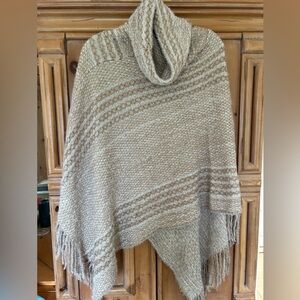 Super soft cozy poncho with fringe, ivory and beige, size s/m